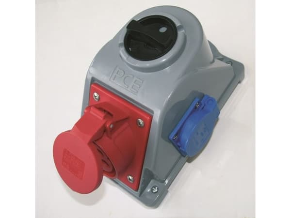 PCE vägguttag med brytare Combo-Pol 16A 400V 3P+Z+N 230V IP44 96061541W