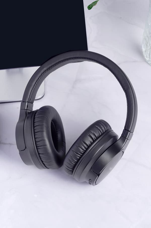 BT510 Bluetooth noise-cancelling headphones, black