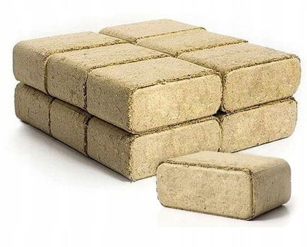 Ekologiska lövbriketter RUF 10 kg i kuber, värmevärde 18 MJ/kg