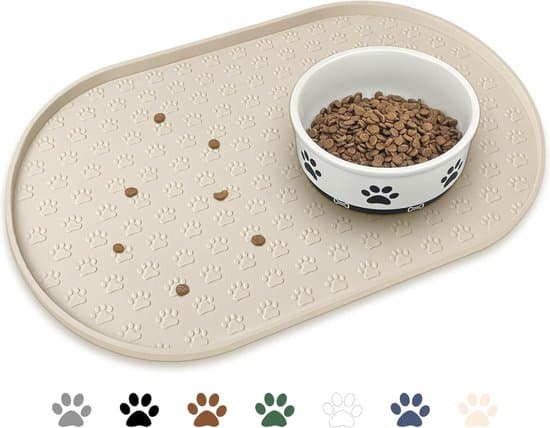 Beige halkfri vattentät hundskålsmatta i silikon med upphöjda kanter, 48*30CM