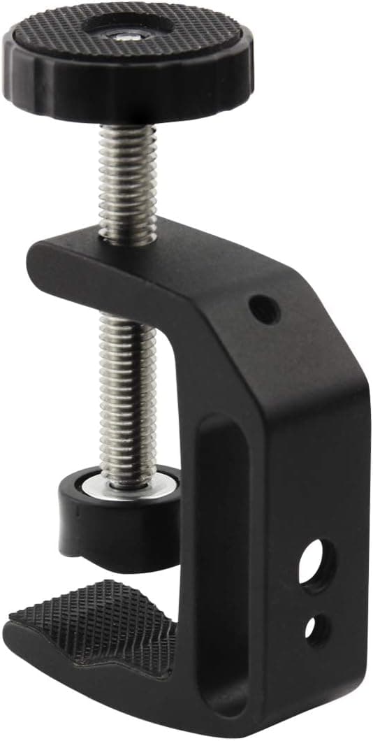 Universal C-type klemme med 1/4\" og 3/8\" gevindhuller, velegnet til skrivebordsmonteringsbeslag.