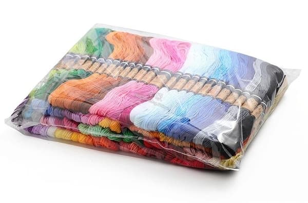200 dockor broderigarn / moulinegarn