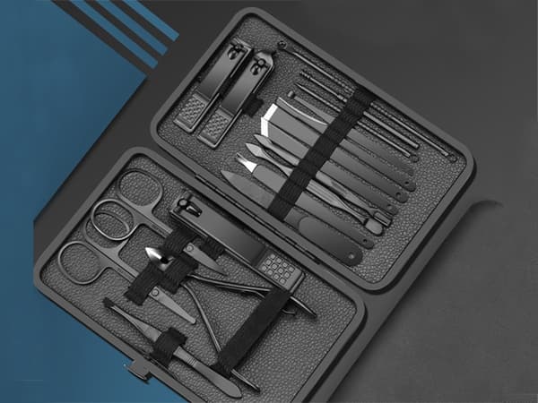 Manicure- og pedicure-sæt 18 dele sort etui