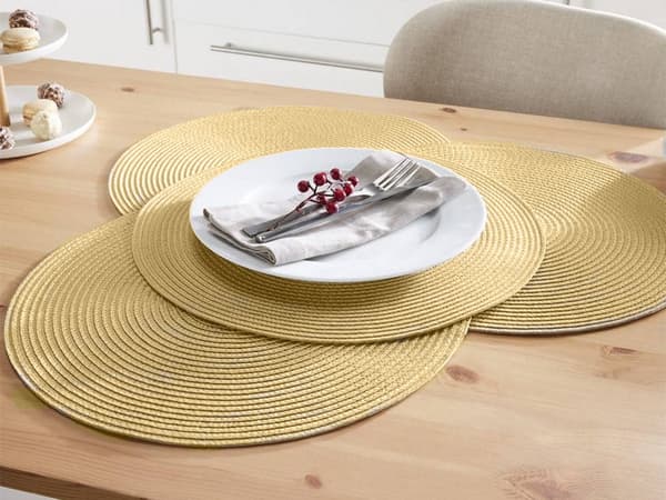 Rund bordstablett flätad plast, guld, Ø38 cm