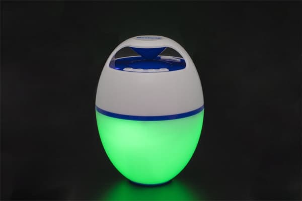 Kelluva Bluetooth-kaiutin LED-valolla 7 lägeä vesitiivis 6 h