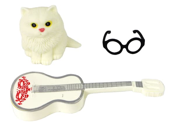 Docka Emily 30 cm med katt som låter och gitarr, 3+ år