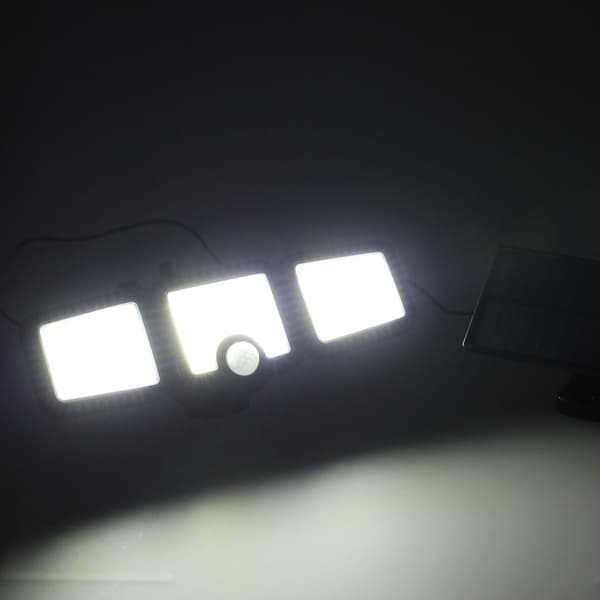 Solcellsdriven LED-utomhuslampa 3W med rörelsesensor och skymningssensor