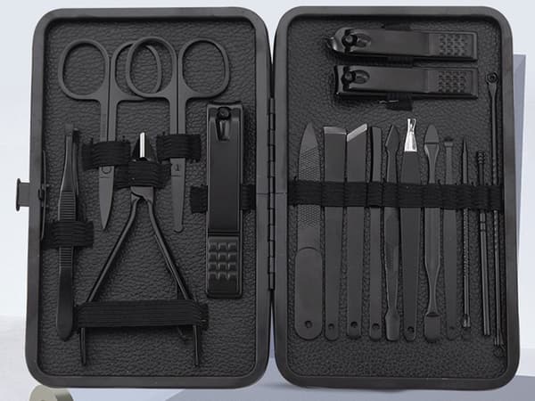 Manicure- og pedicure-sæt 18 dele sort etui