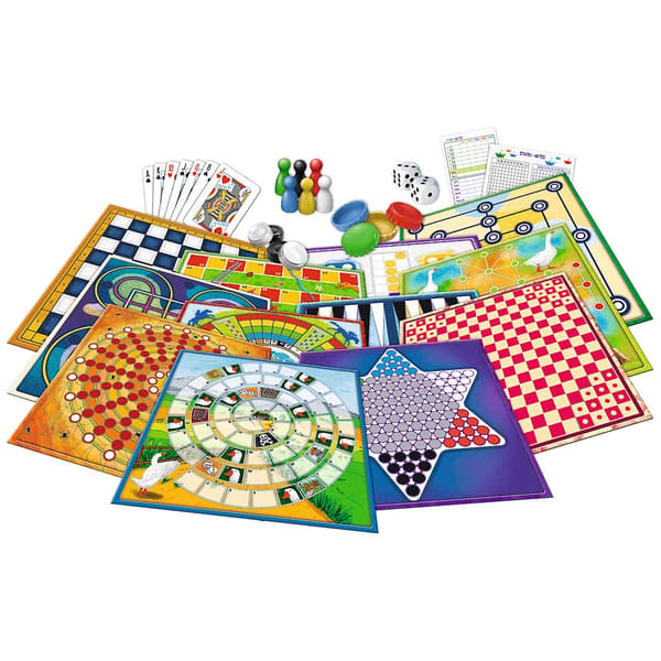 Spelset med brädspel, kort, tärningar, båtar och kapslar