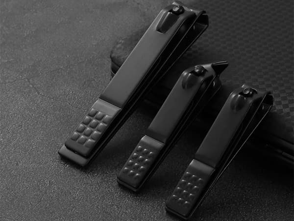 Manicure- og pedicure-sæt 18 dele sort etui