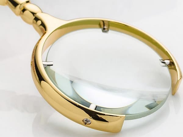 Läslupp 6x med glaslins metall guld linsdiameter 9 cm