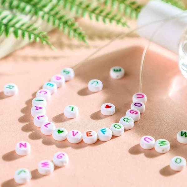DIY Perleboks med Bogstavsperler og Elastisk Tråd – 1400 Perler