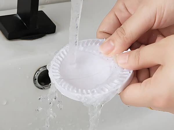 Sähköinen dumpling-kone 8 cm, USB-lataus, lasta/harja, sekoitettu väri