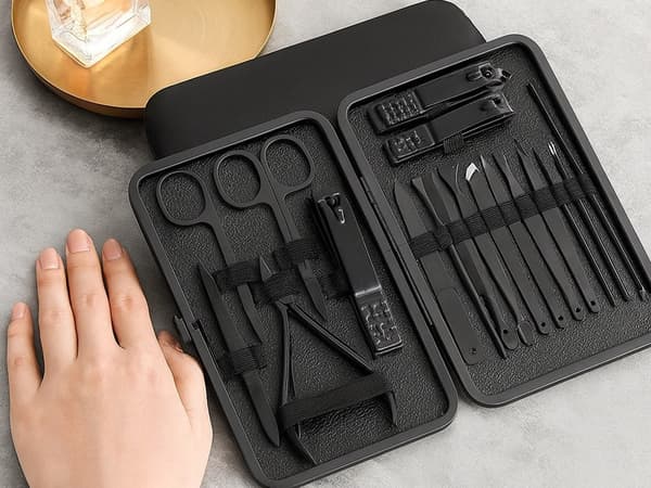 Manicure- og pedicure-sæt 18 dele sort etui