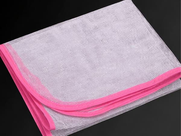 Silityssuoja mesh 50x30 cm vaaleanpunainen elastisella käsilenkillä
