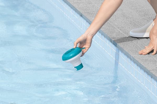 Flydende klor-/bromindispenser til pool med justerbar dosering 13 cm