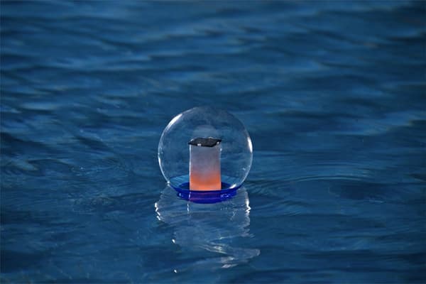 Flydende klor/brom-dispenser solcelle med LED til 7,6 cm tabletter