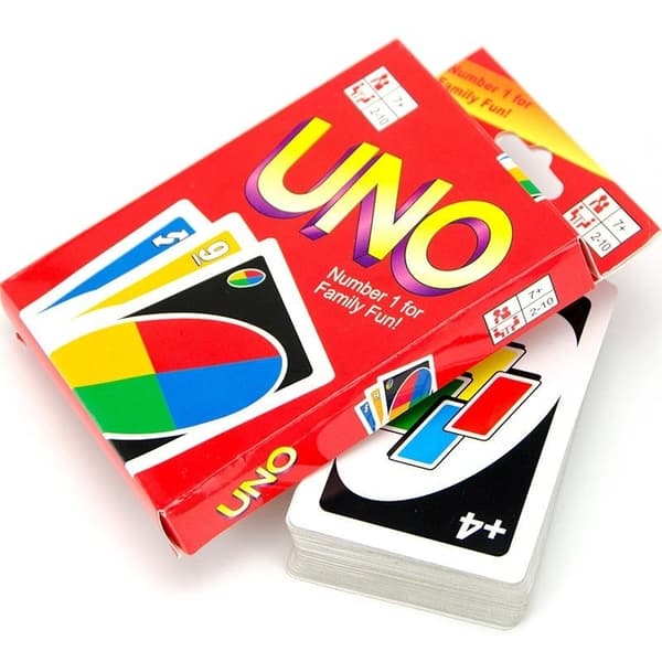 Uno peruskorttipeli perhepeli