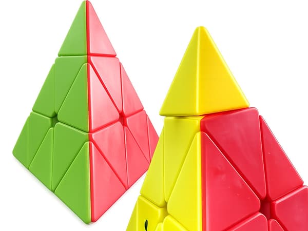 Pyraminx pyramidekube 3D logikpuslespil roterende plast 9,5 cm