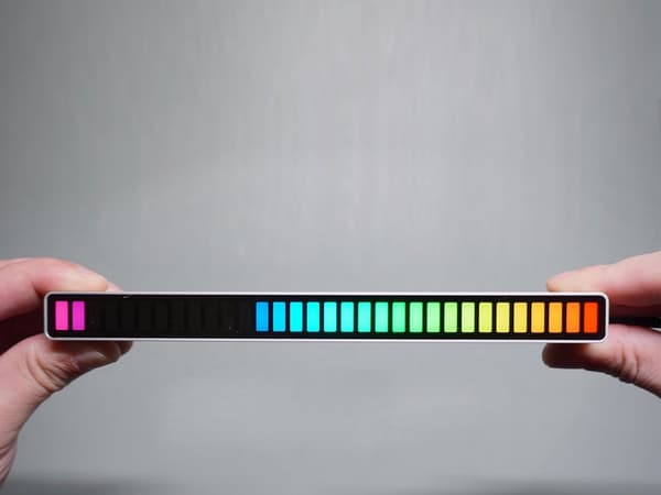 USB LED-lys RGB musikstyret 32 LED 18 tilstande USB-C hvid 181 mm