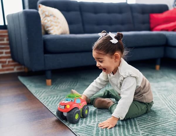 Interaktiv legetøjsbil med lys & lyd, dragback, 1–4 år