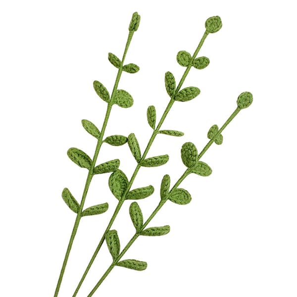 Handstickad bukett av simulerade virkade ullblommor, små prästkragar