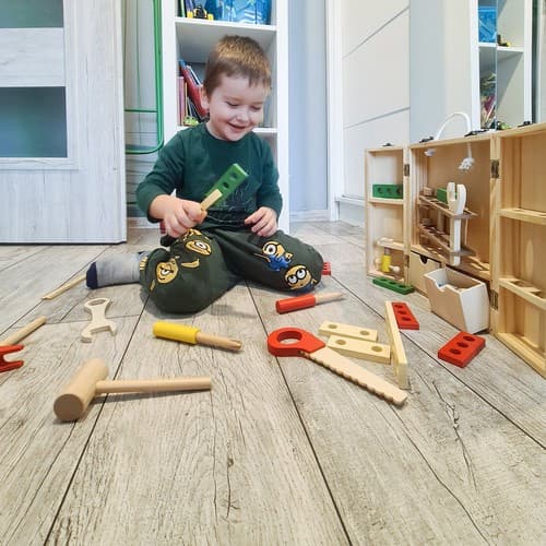Laatikko + puiset työkalut