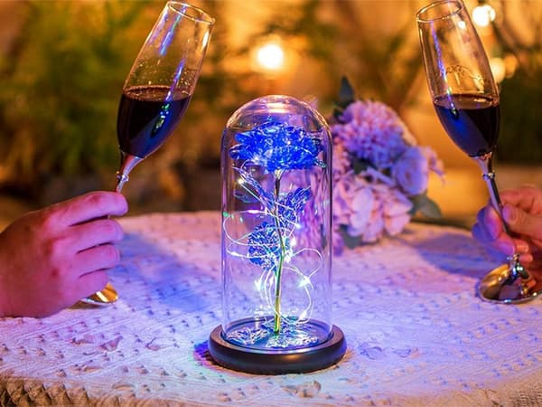 Evig rose i glasgave, der lyser blåt - gave