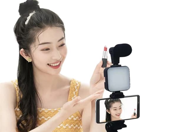 Smartphone Vlogging Kit med Stativ & Mikrofon