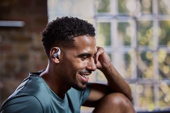 Shokz OpenFit 2+ trådløse ørekrog-hovedtelefoner, grå - A - Som ny
