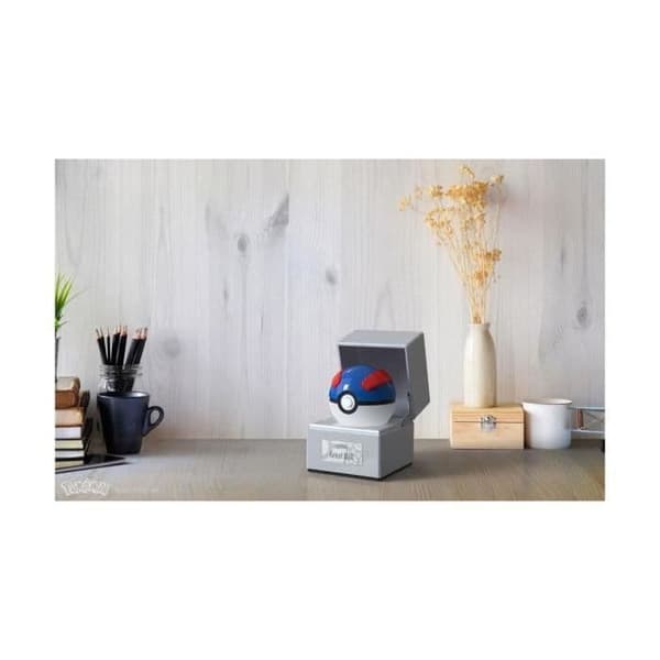 Støpt replika av Pokémon Super Ball - A - Som ny