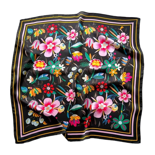 Satintørklæde 70x70 cm - blomster på sort baggrund