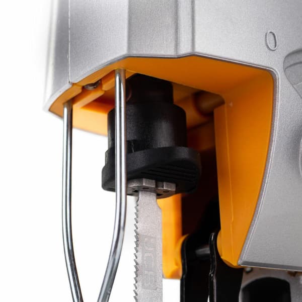 Batteridriven sticksåg 18V 2Ah + väska