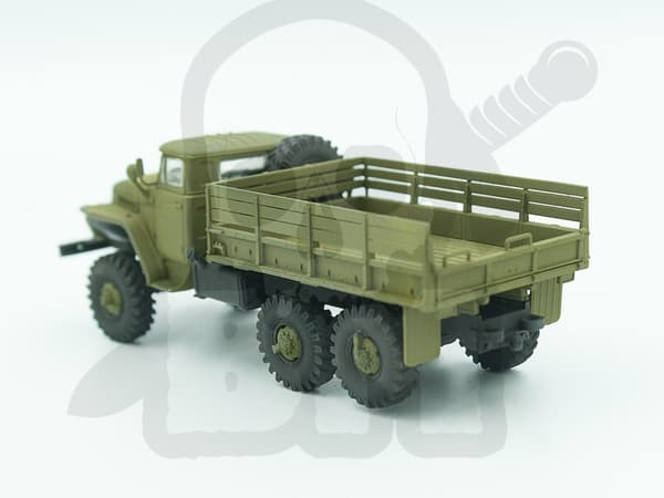 ICM72711 URAL-375D hærlastbil 1:72