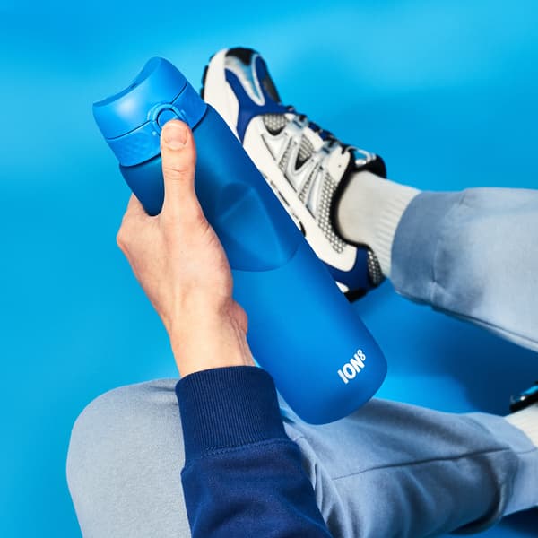 ION8 BPA-fri flaska I8RF1000BLU Blå