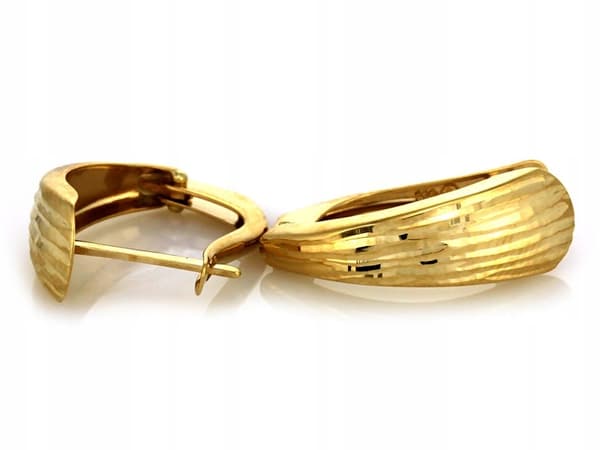 375 guld modeøreringe 1,38 g pæne dekorative klassiske dameøreringe