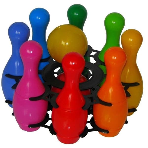 Mini bowlingkegler i en kurv