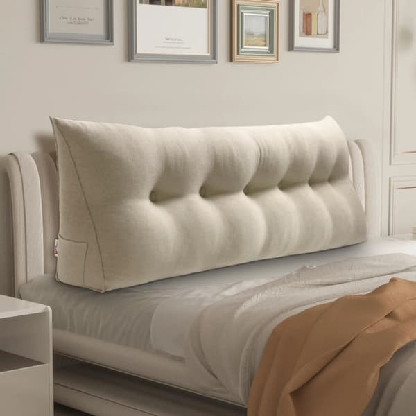 Mörkbeige triangulär läskudde Mörkbeige triangulär läskudde 60 cm