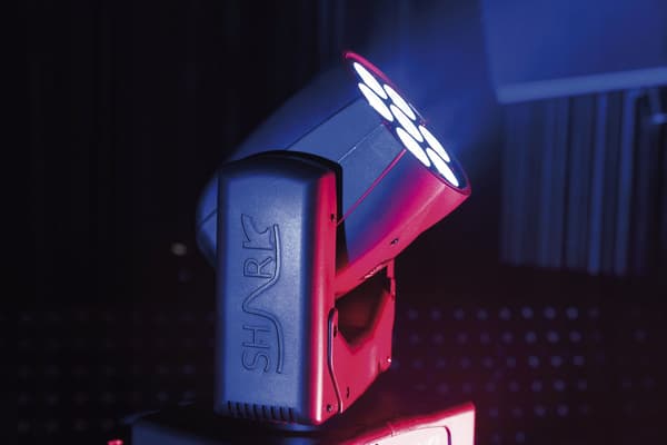 Showtec Shark Wash One - Wash Moving Head