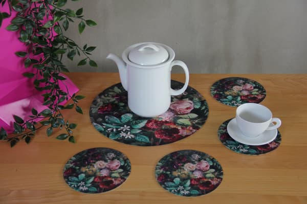 Sæt med runde borddækninger 1+4 - BOUQUET