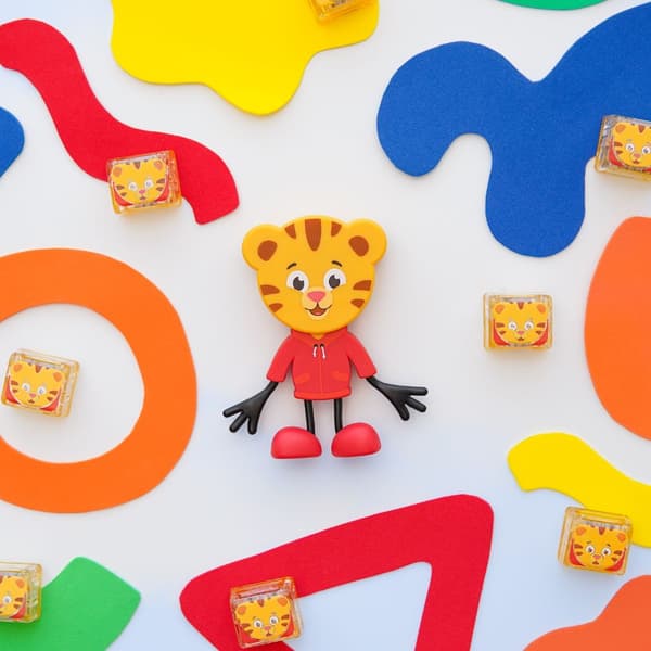 Set med sensoriska kuber som lyser i vattnet Daniel Tigern, Glo Pals