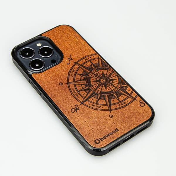 Træetui til iPhone 13 Pro TRAVELER MERBAU
