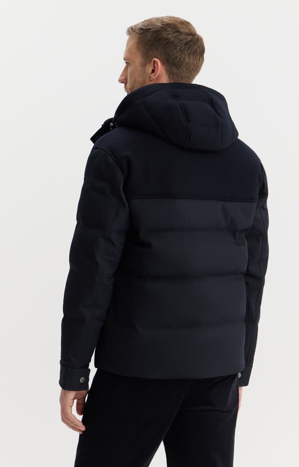 Isolerad jacka av tekniskt tyg 48