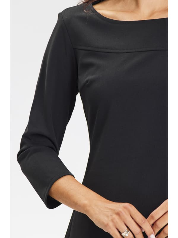 Elegant, asymmetrisk minikjole med ¾ ærmer, sort M