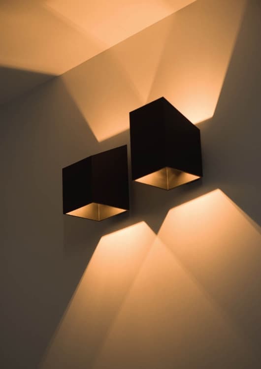 A1-Rubik Kort Vägglampa - Grå