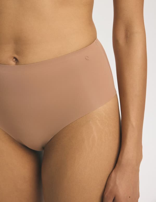 Högmidjade trosor Q2.03 Esotiq | beige S