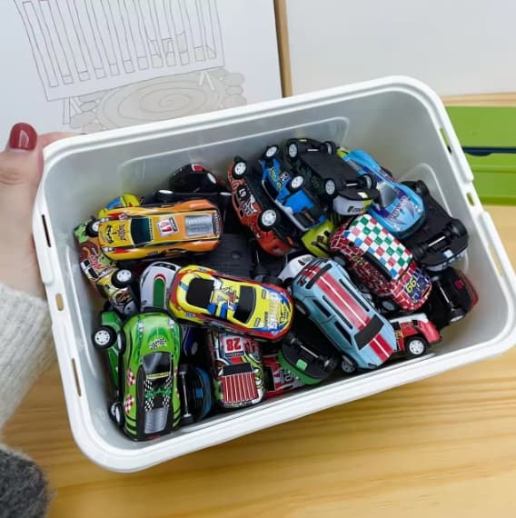 METALLIAUTOJEN SARJA LAATIKOSSA 30 KPL.