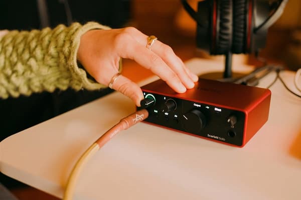 Focusrite SCARLETT SOLO USB-C 4:e generationens ljudgränssnitt