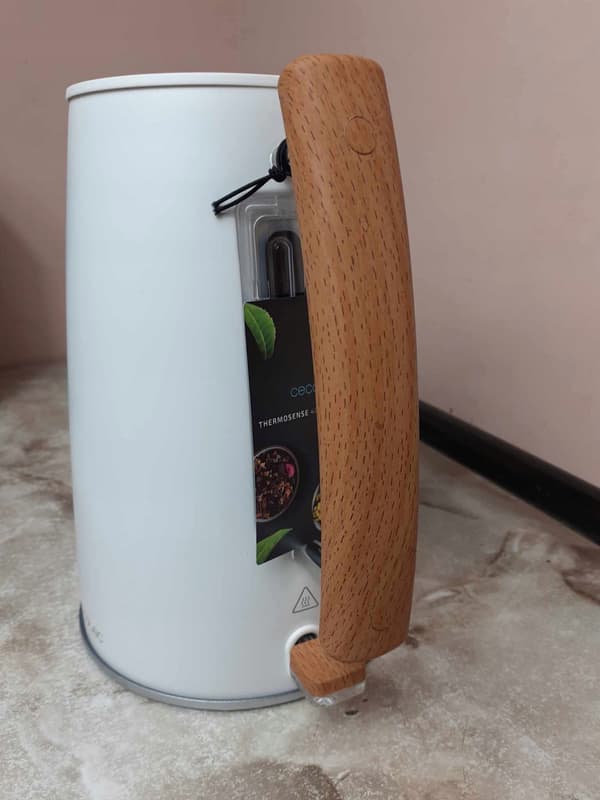 Cecotec Thermosense 400 vattenkokare vit trä