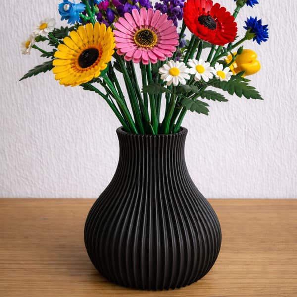 Dekorativ sort vase til tørre/blokblomster